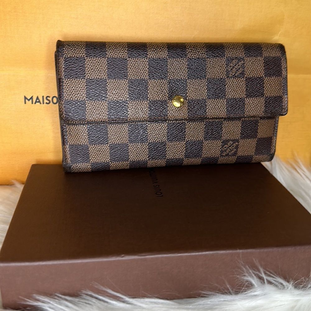 💯 Authentic Louis Vuitton DE Trifold Wallet 🍀 - Picture 12 of 14